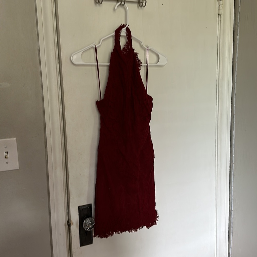 Red Lace Mini - Picture 3 of 9